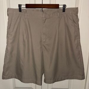 Nike Dri Fit Golf Shorts Men’s 38 Medium Tan Embroidered Polyester.